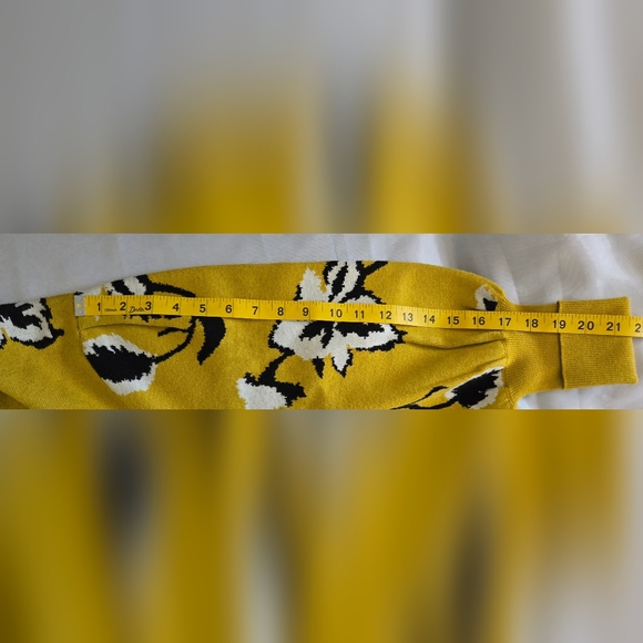 Marc New York Andrew Marc Pullover Sweater Sz Large Gold Black White Euc LS - Picture 7 of 8